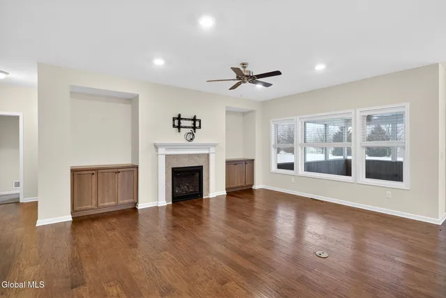 $574,800 | 16 Hearthstone Drive, Halfmoon, NY 12065