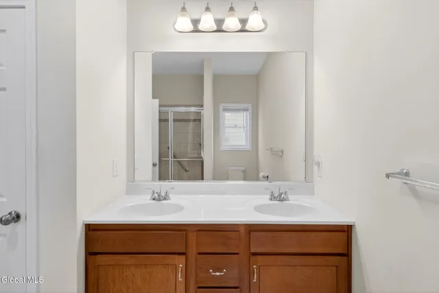 $574,800 | 16 Hearthstone Drive, Halfmoon, NY 12065