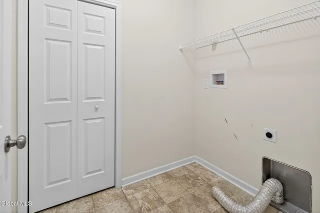 $574,800 | 16 Hearthstone Drive, Halfmoon, NY 12065