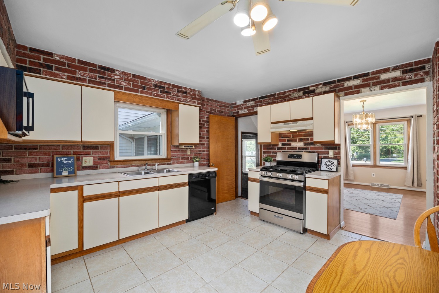 14931 Drake Road Strongsville, OH 44136 - Photo 15 of 43 Gallery Image 15
