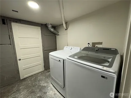 $1,279,000 | 811 Northeast 66th Street, Seattle, WA 98115