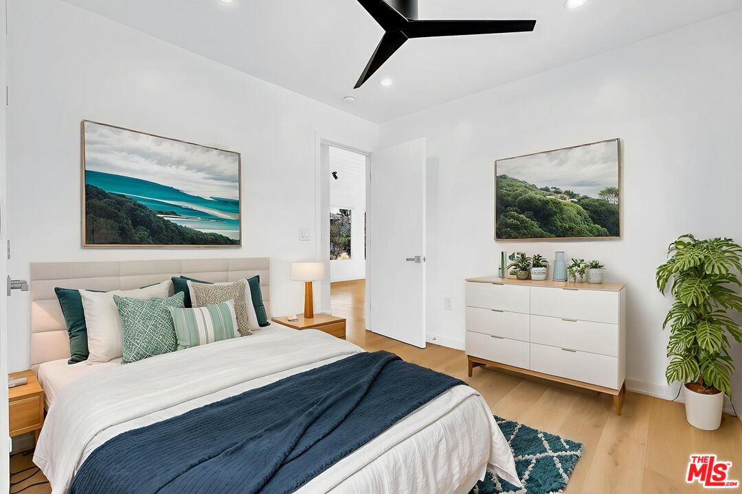 5317 Valley Ridge Avenue Los Angeles, CA 90043 - Photo 15 of 52