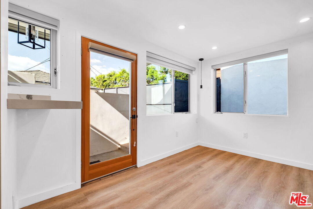 5317 Valley Ridge Avenue Los Angeles, CA 90043 - Photo 33 of 52