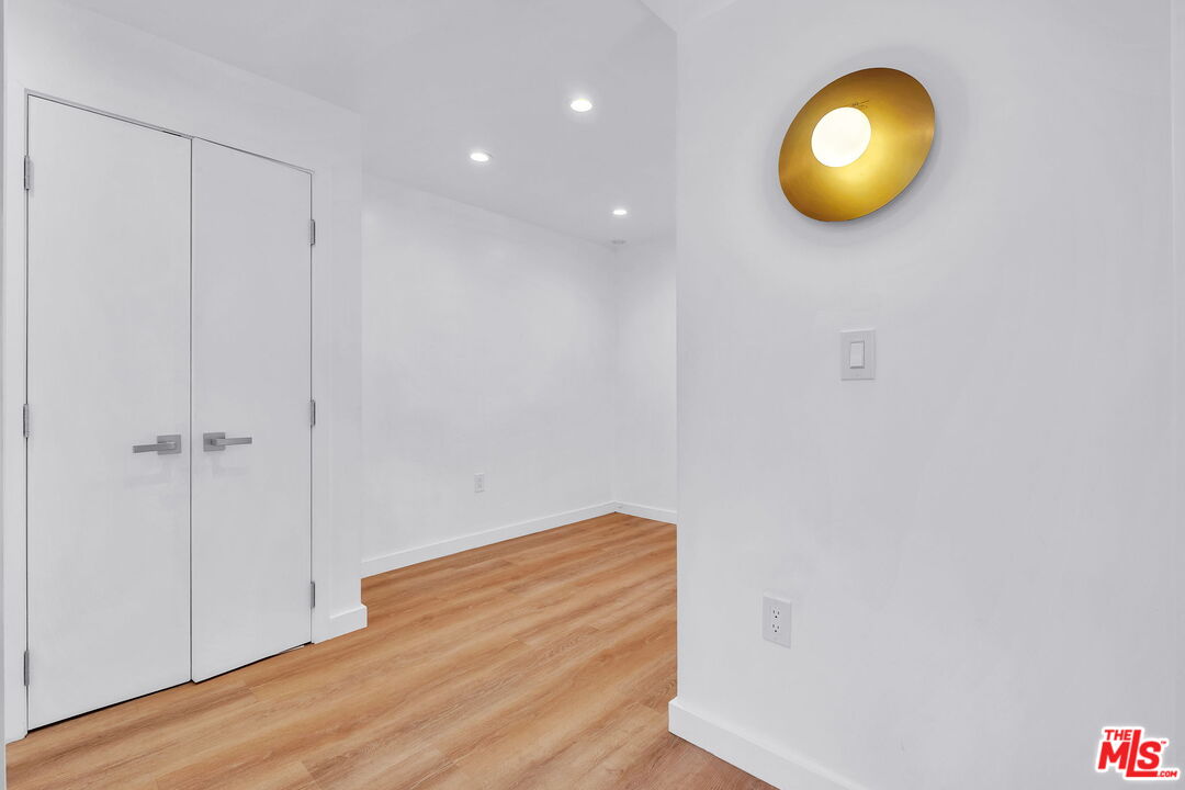 5317 Valley Ridge Avenue Los Angeles, CA 90043 - Photo 35 of 52