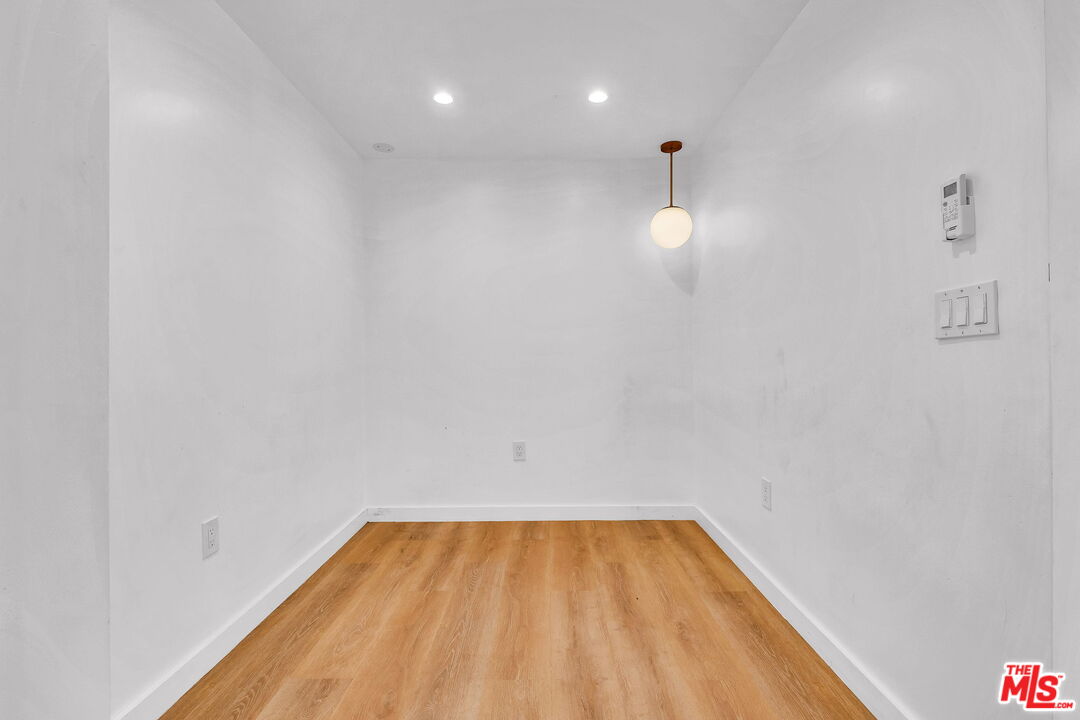 5317 Valley Ridge Avenue Los Angeles, CA 90043 - Photo 36 of 52