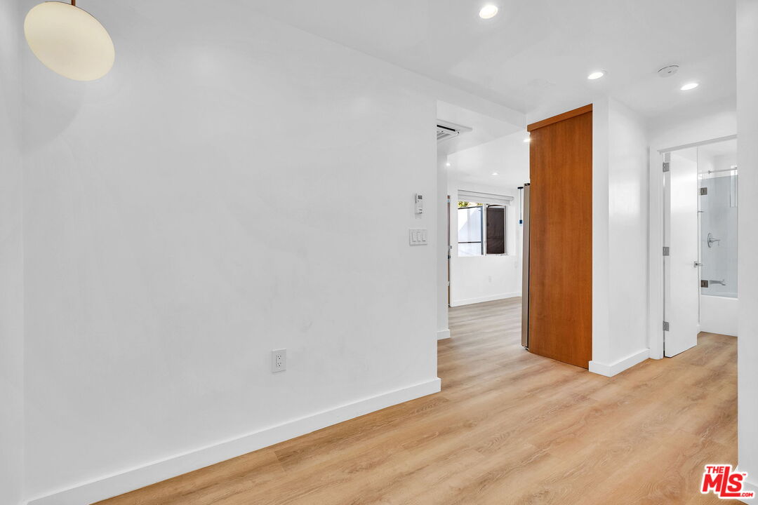 5317 Valley Ridge Avenue Los Angeles, CA 90043 - Photo 38 of 52