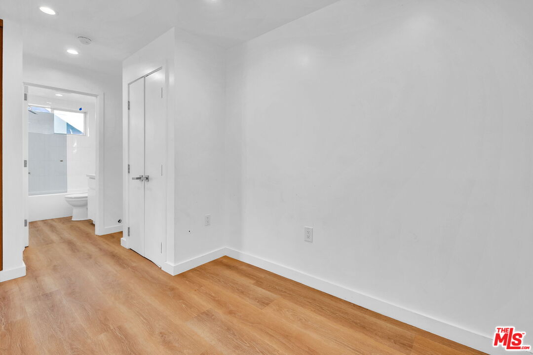 5317 Valley Ridge Avenue Los Angeles, CA 90043 - Photo 39 of 52