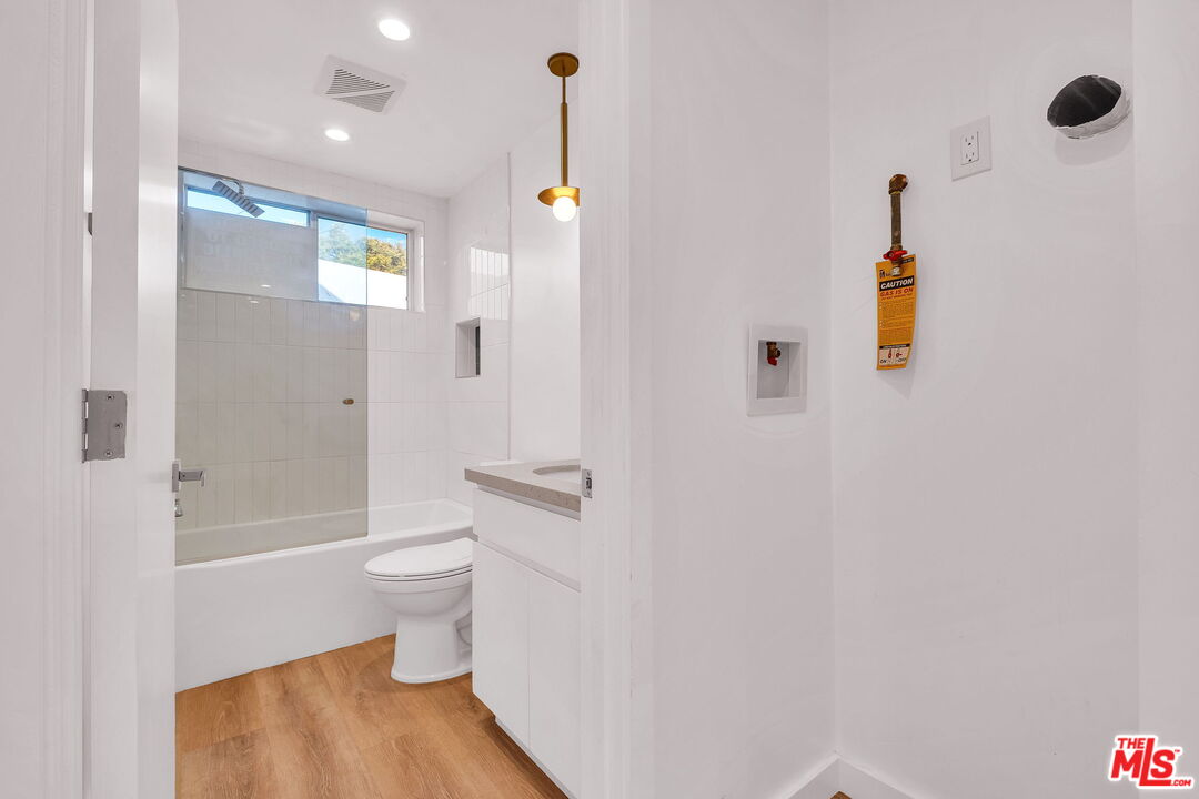 5317 Valley Ridge Avenue Los Angeles, CA 90043 - Photo 40 of 52