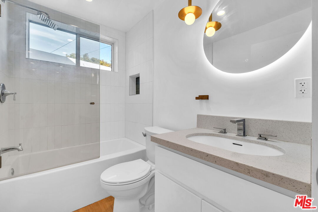 5317 Valley Ridge Avenue Los Angeles, CA 90043 - Photo 41 of 52