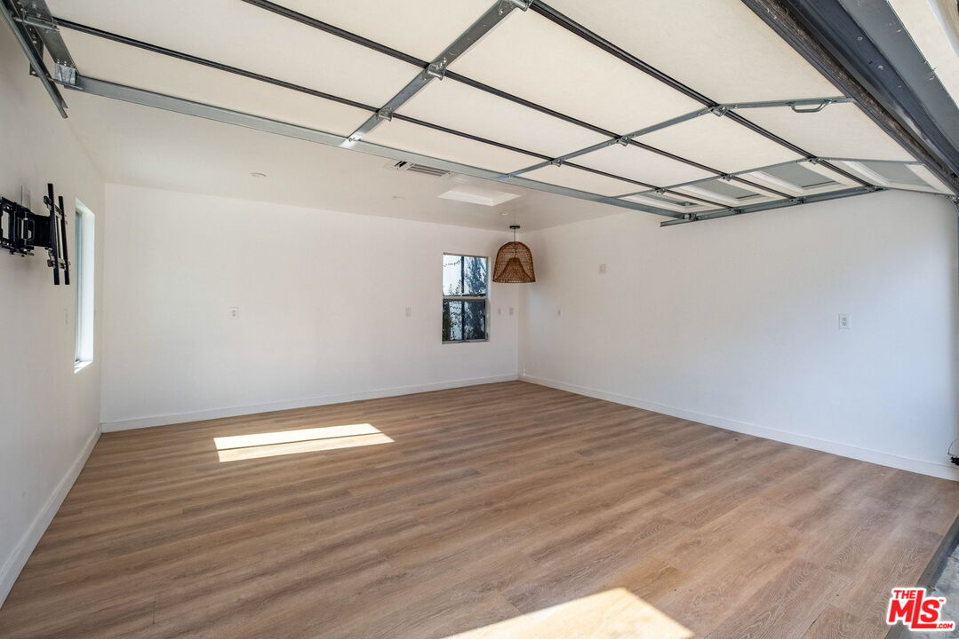 5317 Valley Ridge Avenue Los Angeles, CA 90043 - Photo 42 of 52