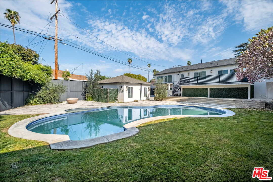 5317 Valley Ridge Avenue Los Angeles, CA 90043 - Photo 46 of 52