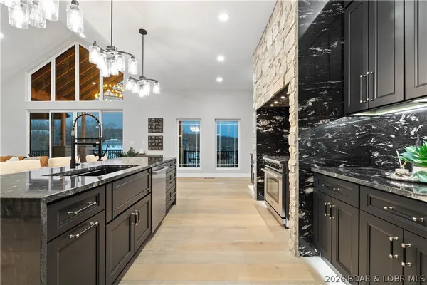 $3,200,000 | 257 Beachnut Drive, Sunrise Beach, MO 65079