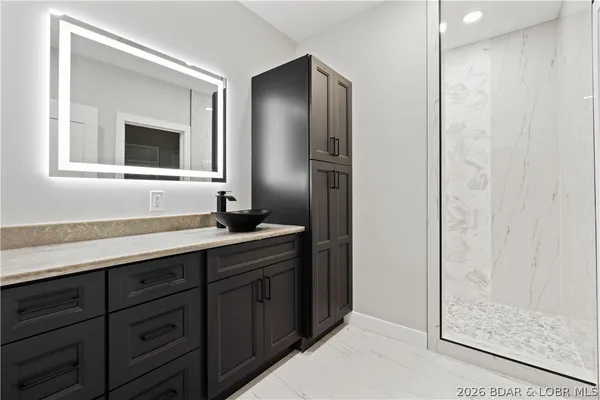 $3,200,000 | 257 Beachnut Drive, Sunrise Beach, MO 65079