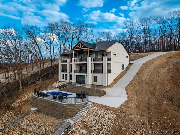 $3,200,000 | 257 Beachnut Drive, Sunrise Beach, MO 65079