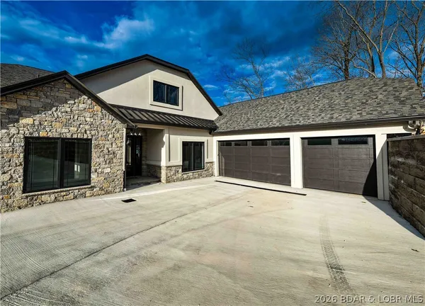 $3,200,000 | 257 Beachnut Drive, Sunrise Beach, MO 65079