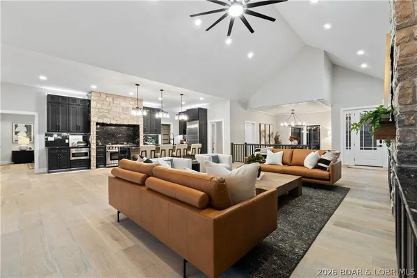 $3,200,000 | 257 Beachnut Drive, Sunrise Beach, MO 65079