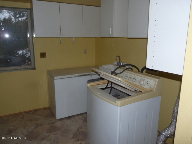 306 Jolly Road Seligman, AZ 86337 - Photo 9 of 20 P1150339