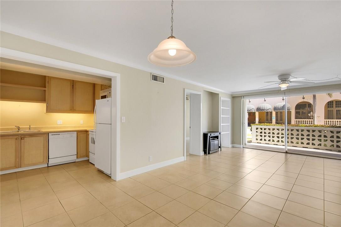 1 North Golfview Road, Unit 101 Lake Worth Beach, FL 33460 - Photo 4 of 19 Photo 4
