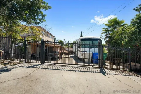 $799,999 | 4027 C Street, San Diego, CA 92102