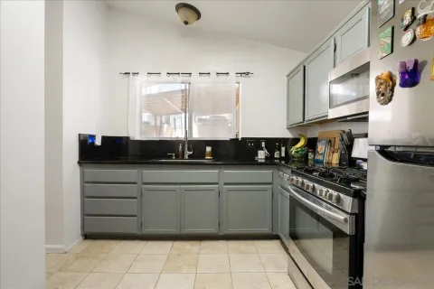 $799,999 | 4027 C Street, San Diego, CA 92102