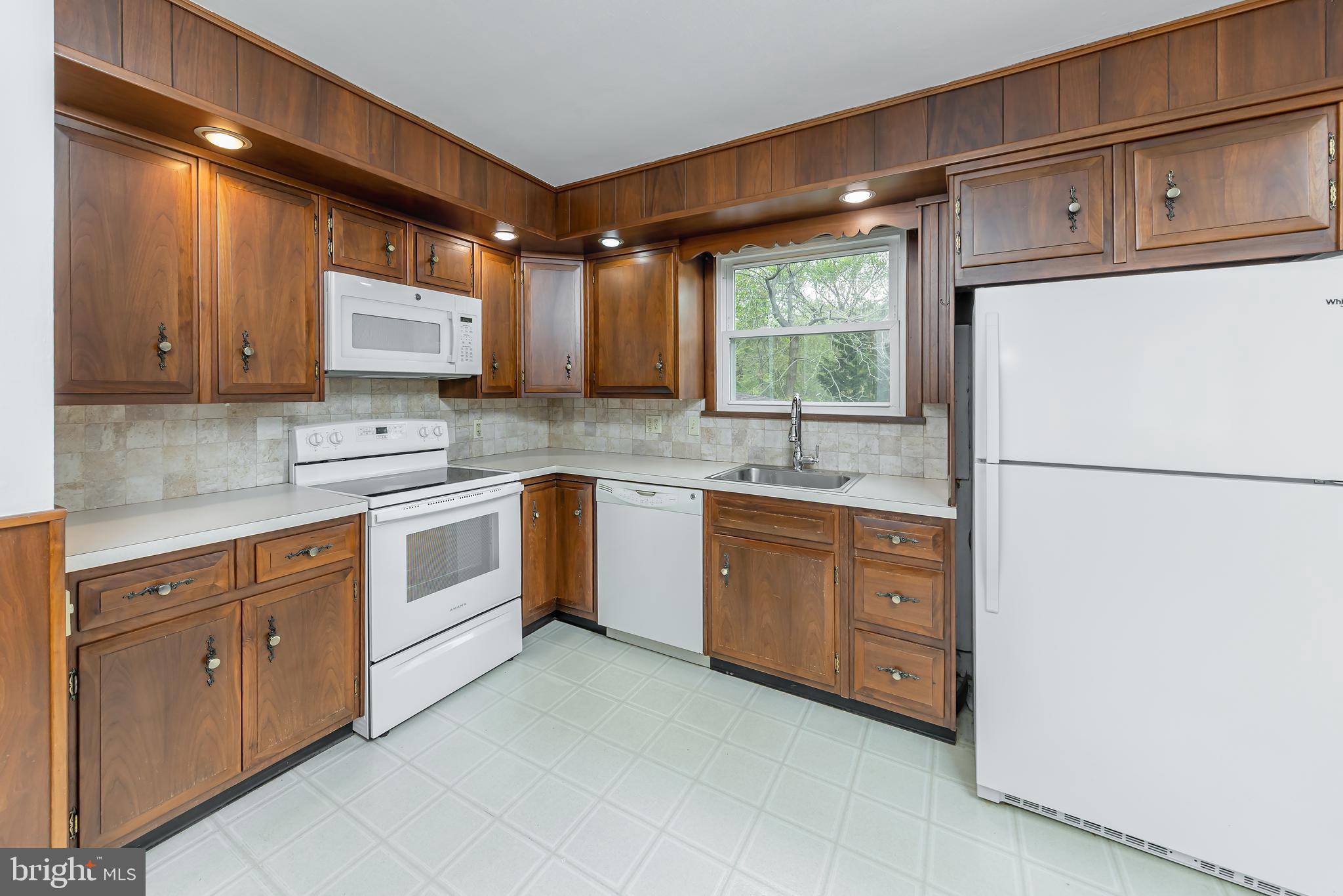 1113 West Valleybrook Road Cherry Hill, NJ 08034 - Photo 8 of 25 Gallery Image 8
