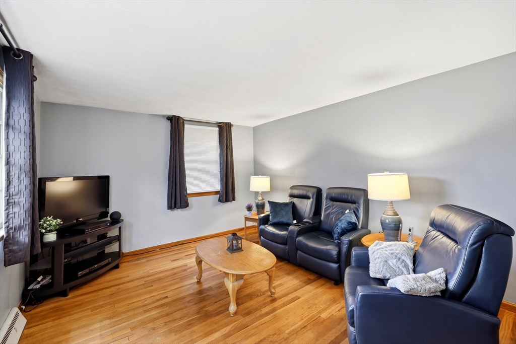 57 Arthur Street Springfield, MA 01104 - Photo 5 of 29