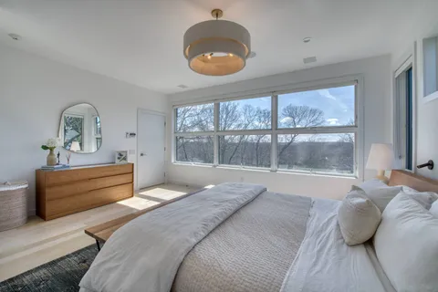 23 Robeson Boulevard, Sag Harbor, NY 11963
