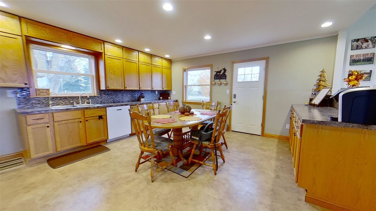 99 West Pickard Road Mount Pleasant, MI 48858 - Photo 14 of 56 1894821-13.JPG