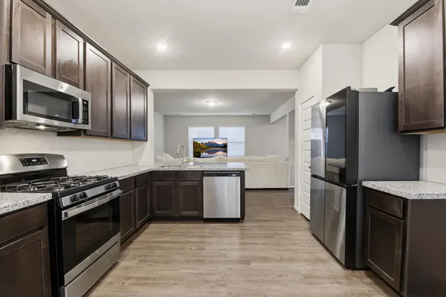 $2,800 | 8434 Beacon Bay Circle, Baytown, TX 77523