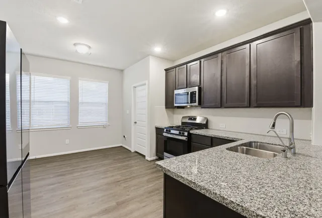 $2,800 | 8434 Beacon Bay Circle, Baytown, TX 77523