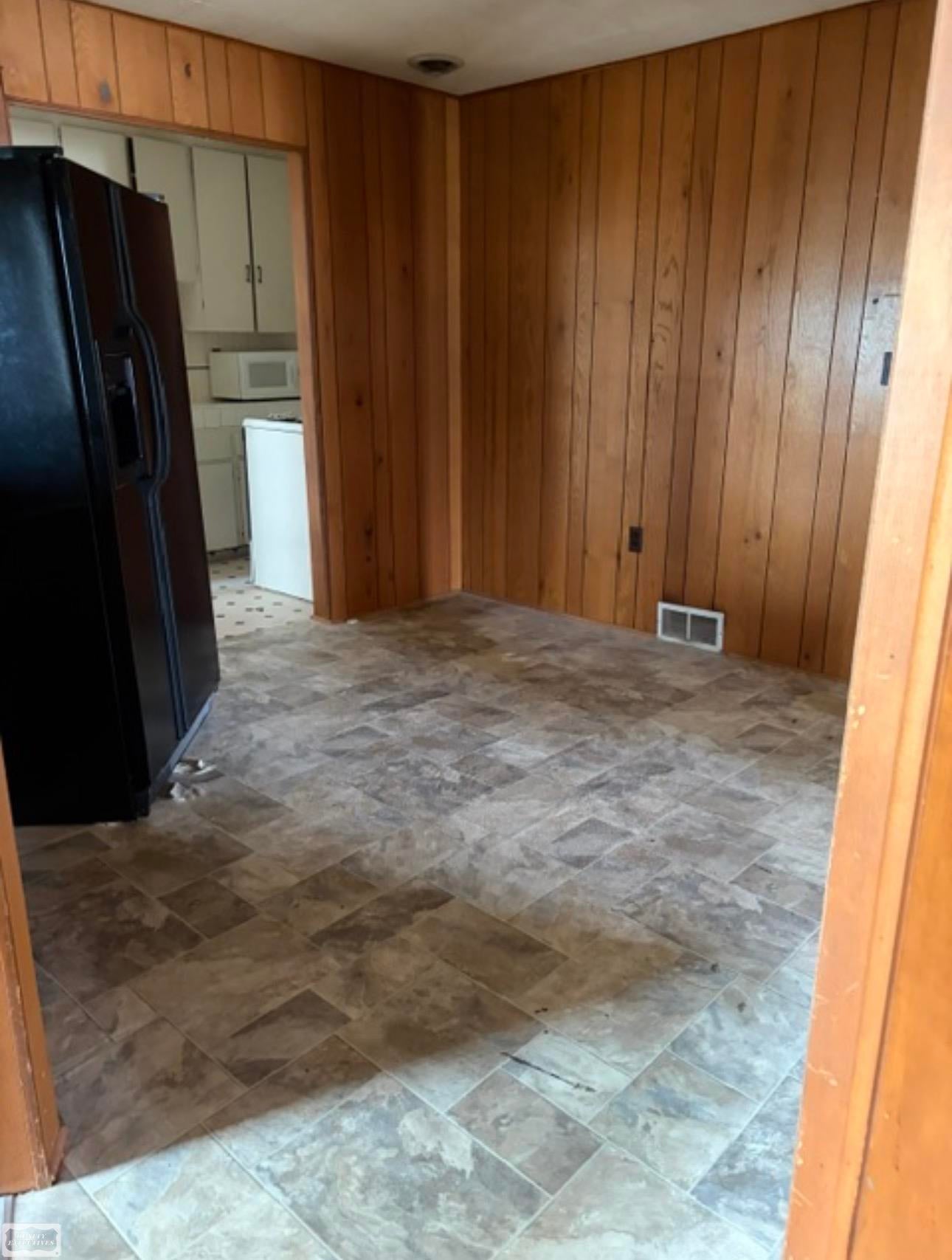 31825 Mound Road, Unit 201 Warren, MI 48092 - Photo 5 of 7 Gallery Image 5