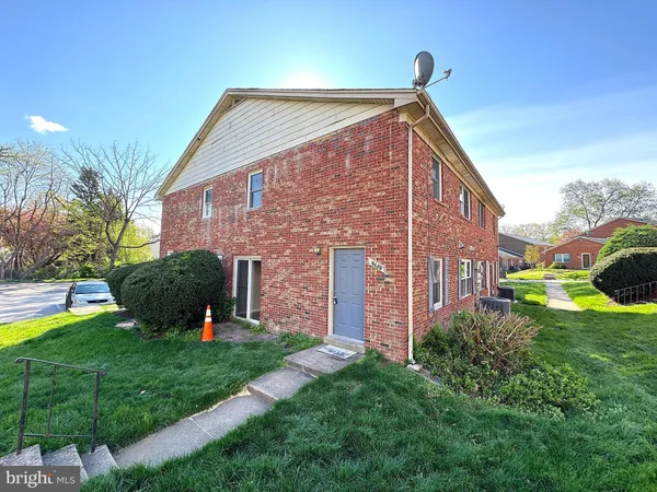 $1,950 | 9689 Hagel Circle, Unit 38/C, Lorton, VA 22079