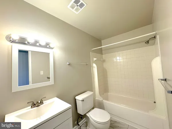 $1,950 | 9689 Hagel Circle, Unit 38/C, Lorton, VA 22079