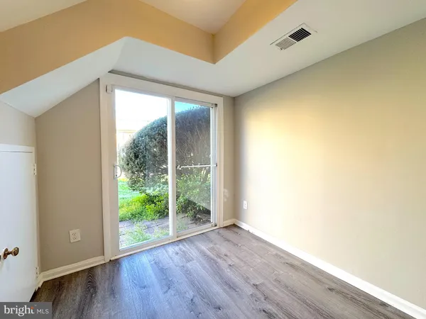 $1,950 | 9689 Hagel Circle, Unit 38/C, Lorton, VA 22079