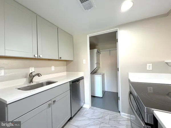 $1,950 | 9689 Hagel Circle, Unit 38/C, Lorton, VA 22079