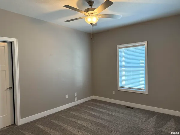 $2,950 | 4511 Castle Pines Drive, Springfield, IL 62711