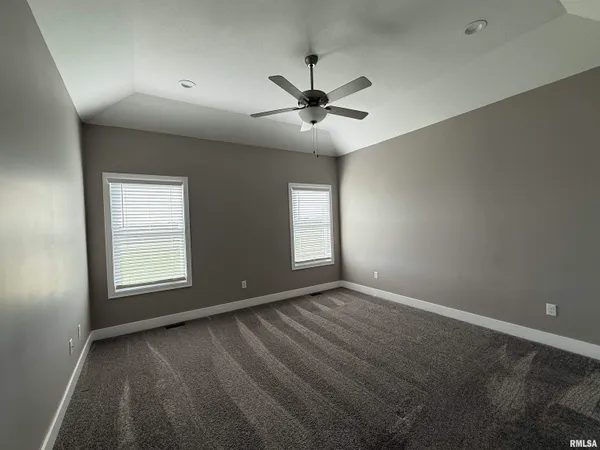 $2,950 | 4511 Castle Pines Drive, Springfield, IL 62711