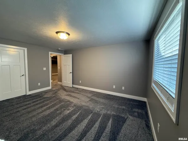 $2,950 | 4511 Castle Pines Drive, Springfield, IL 62711