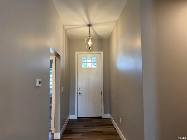 $2,950 | 4511 Castle Pines Drive, Springfield, IL 62711