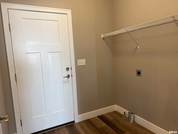 $2,950 | 4511 Castle Pines Drive, Springfield, IL 62711