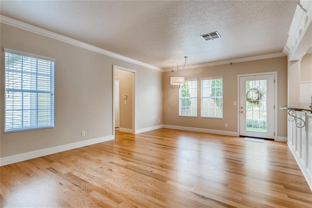 730 Oak Shadows Road Kissimmee, FL 34747 - Photo 4 of 19