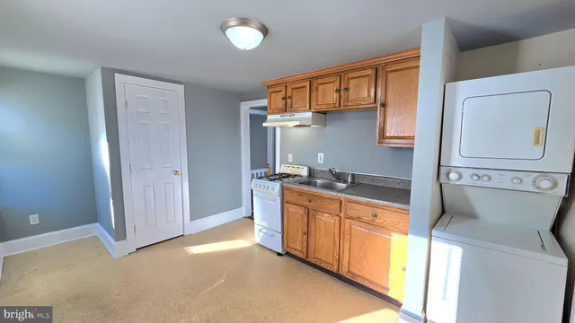 $1,700 | 141 Bridgeboro Street, Unit 2, Riverside, NJ 08075