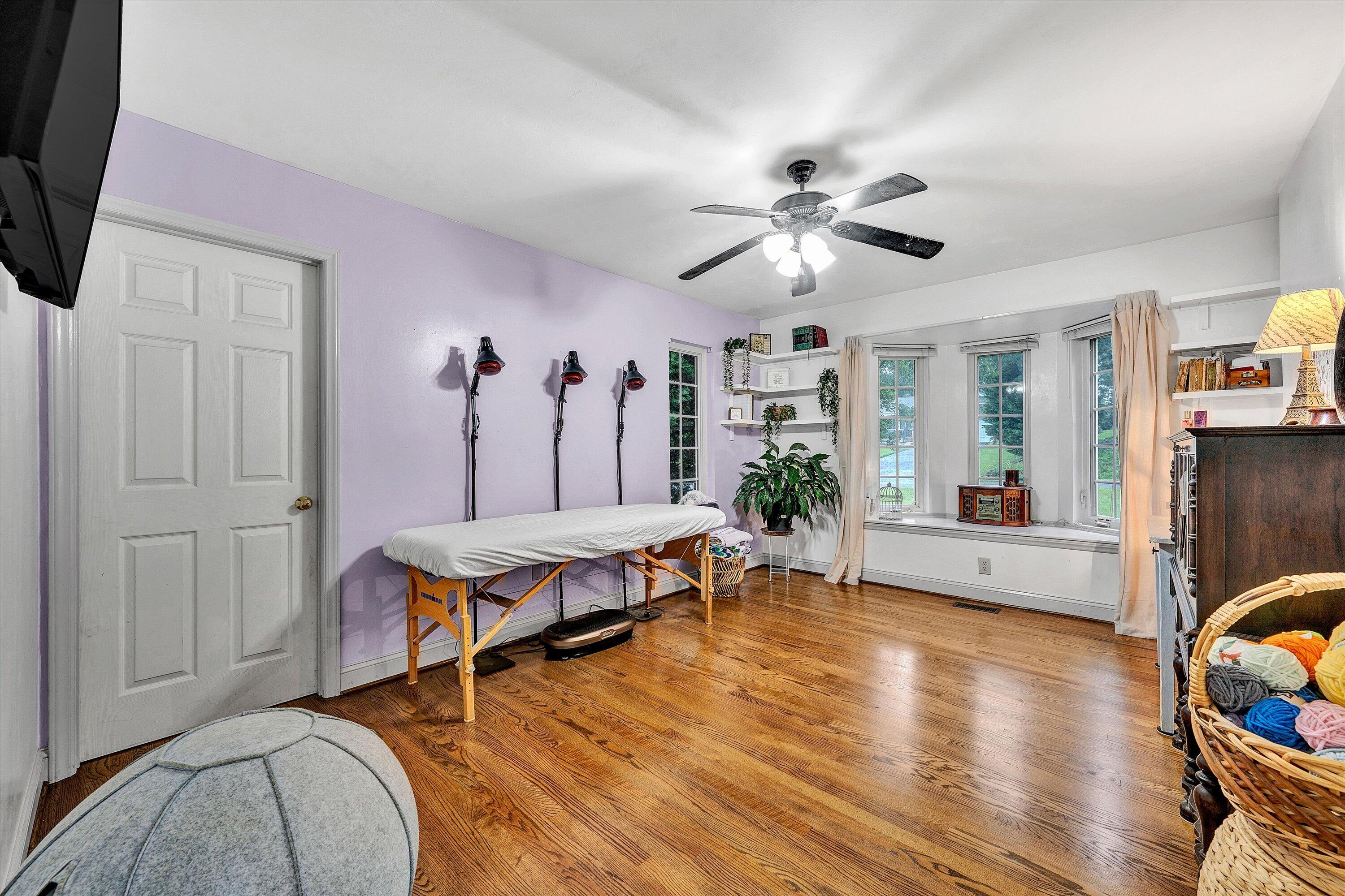 85 MacGregor Drive Blue Ridge, VA 24064 - Photo 36 of 69 34-Spacious Bedroom 2, upper level