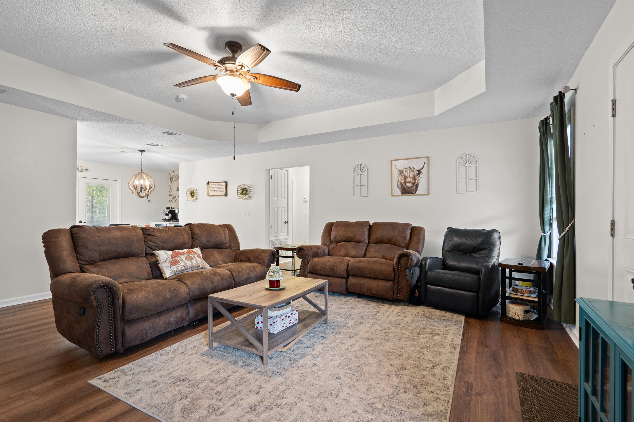 5570 Mt Olive Road Crestview, FL 32539 - Photo 13 of 57 a living room with furniture
