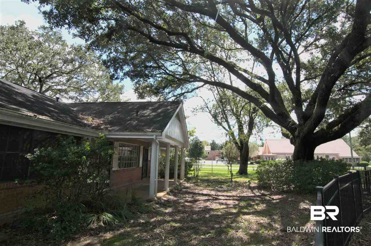 1003 North Pine Street Foley, AL 36535 - Photo 36 of 44