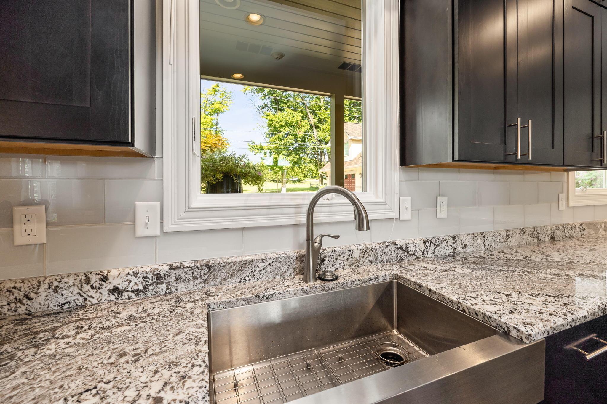 4260 Dublin Road Columbus, OH 43221 - Photo 18 of 62 Kitchen