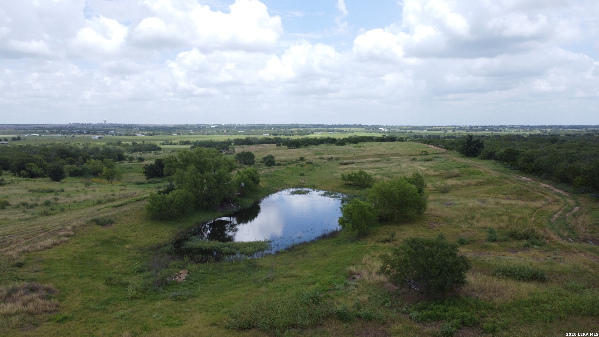 900 North Graytown Road St. Hedwig, TX 78152 - Photo 4 of 47