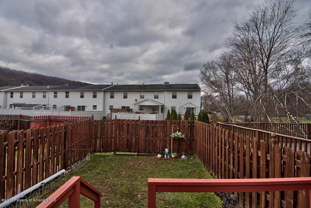 411 Daisy Court Exeter, PA 18643 - Photo 12 of 13 Gallery Image 12