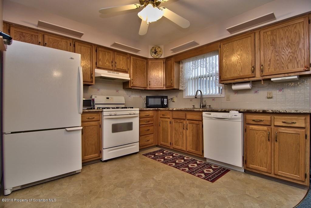 411 Daisy Court Exeter, PA 18643 - Photo 5 of 13 Gallery Image 5