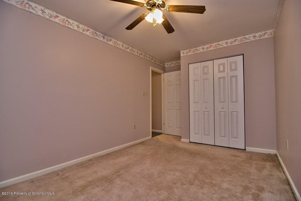 411 Daisy Court Exeter, PA 18643 - Photo 9 of 13 Gallery Image 9
